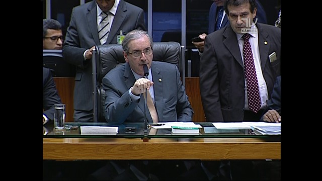 Deputados aprovam fim da reeleição para presidente, governador e prefeito